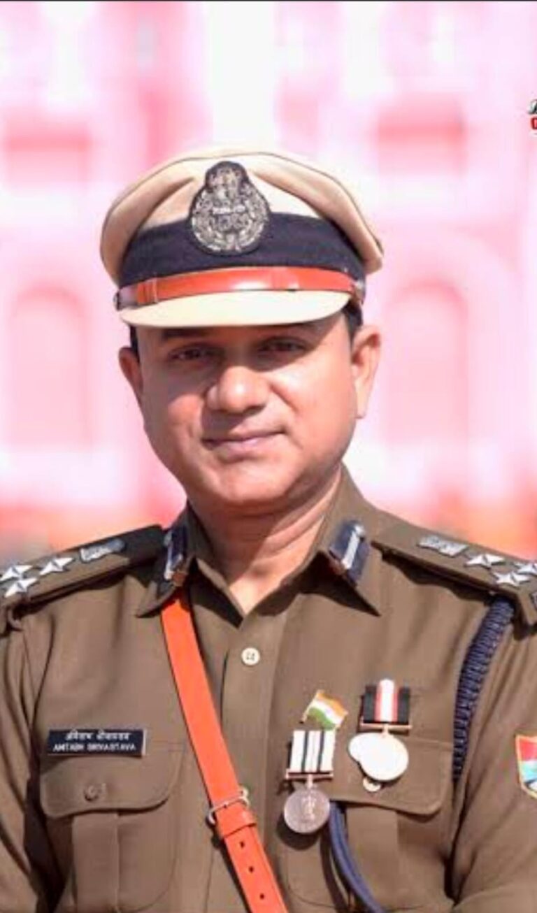 होमगार्ड वर्दी घोटाले में डीआईजी अमिताभ श्रीवास्तव सस्पेंड