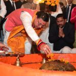 मुख्यमंत्री ने वनखंडी महादेव मन्दिर में शिवलिंग पर किया जलाभिषेक