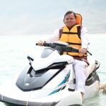 टिहरी झील में रोमांच के सफर पर निकले सीएम  लेक फेस्टिवल में दिखे सीएम पुष्कर सिंह धामी के अलग-अलग अंदाज