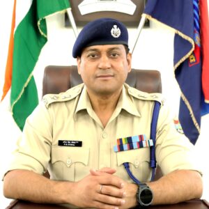 आईडीपीएल चौकी पर नियुक्त समस्त स्टाफ को किया निलम्बित, चौकी प्रभारी सहित 12 पुलिसकर्मियों पर गिरी गाज