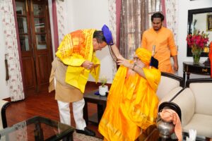 मुख्यमंत्री पुष्कर सिंह धामी की केदारनाथ धाम के रावल से मुलाकात