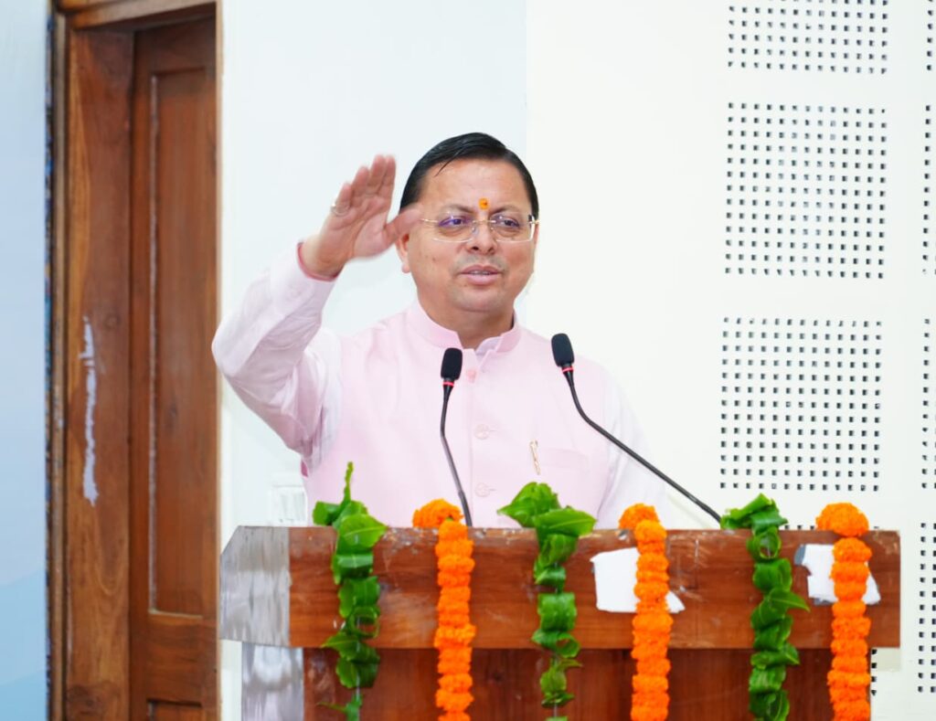 देवभूमि में सड़कों पर नमाज़ नहीं होने देंगे, कानून से ऊपर कोई नहीं — सीएम धामी